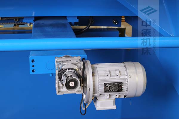 ZDS-1632后擋料AC電機(jī)與減速器一體，故障少，速度快.jpg